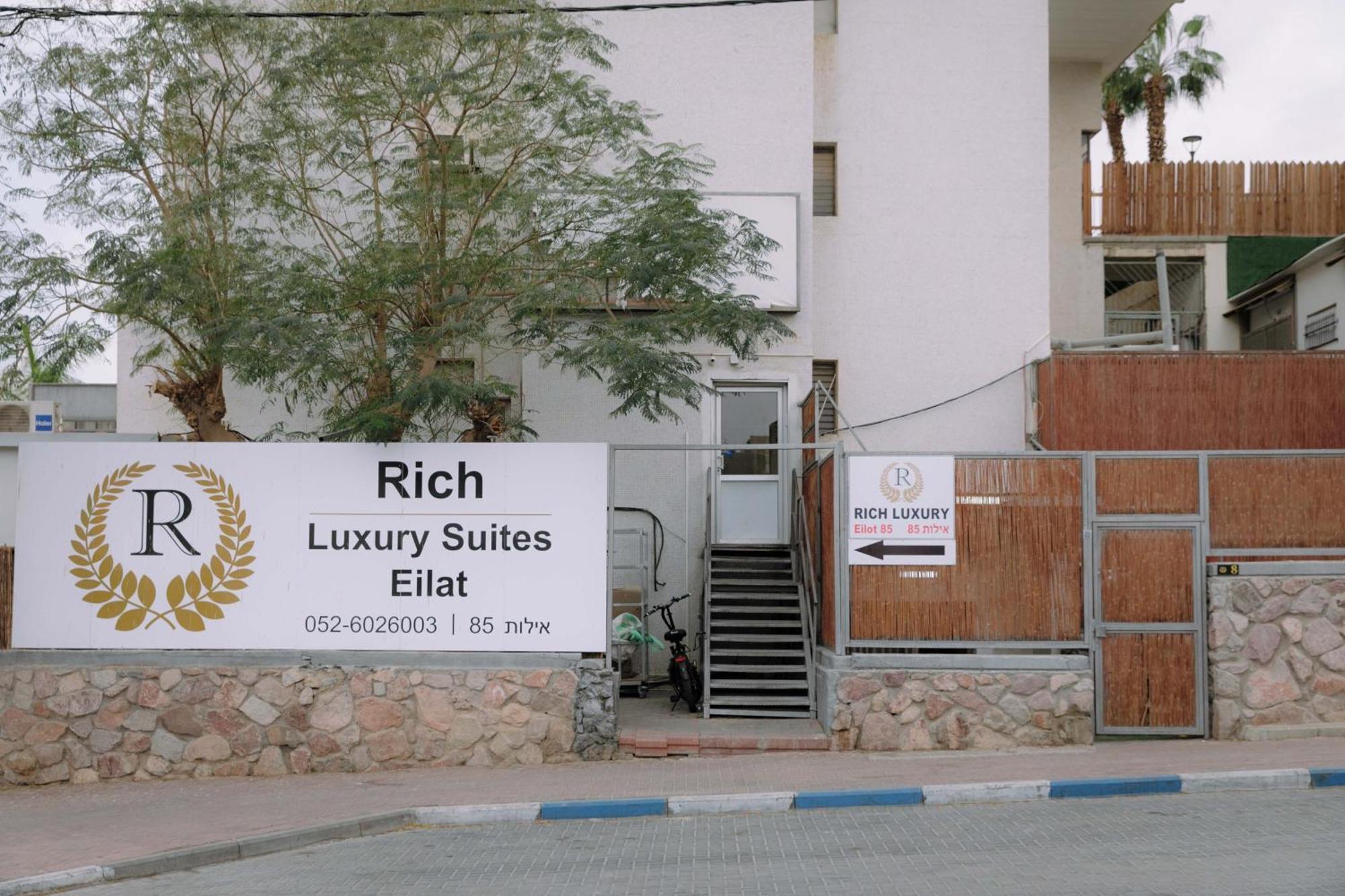 Rich Luxury Hotel