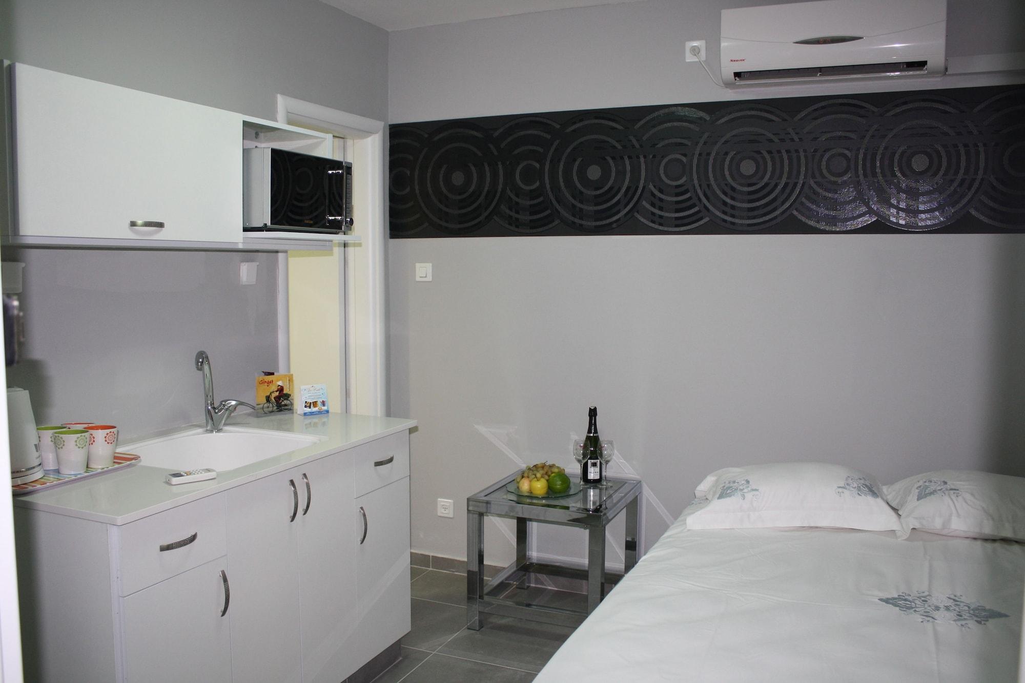 Rich Luxury Hotel